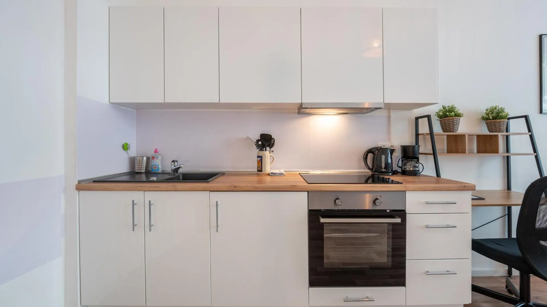 Apartment Modern, Central Flat With Workspace Berlin