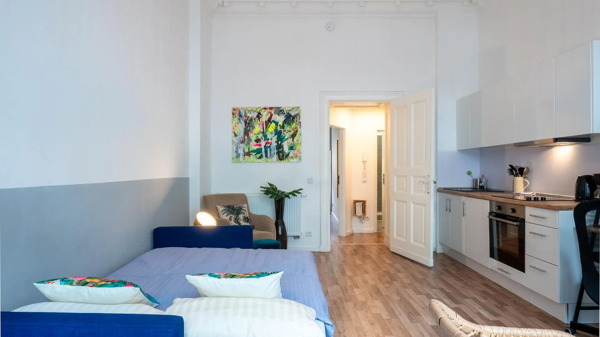 Apartment Modern, Central Flat With Workspace Berlin