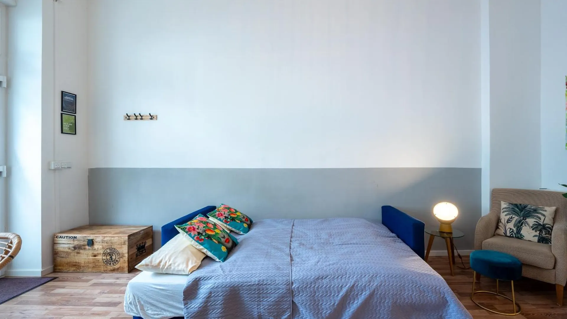 Modern, Central Flat With Workspace Berlin Deutschland