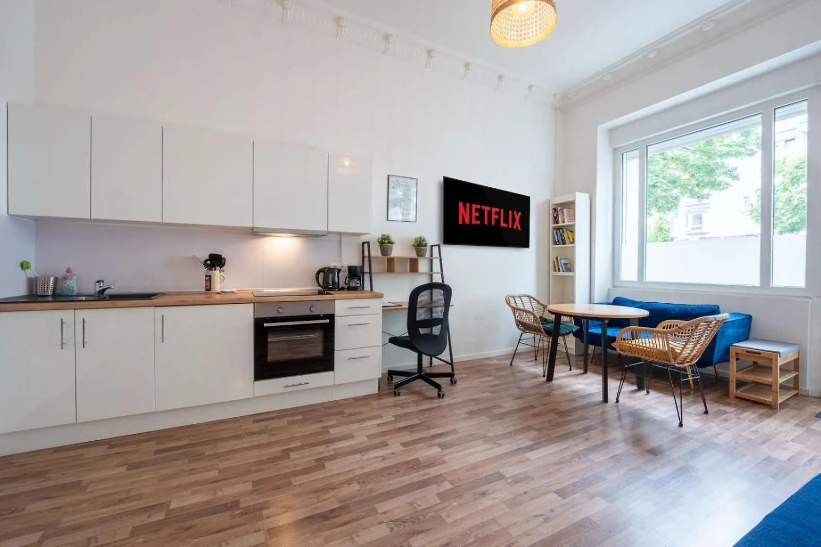 Modern, Central Flat With Workspace Berlin Apartment