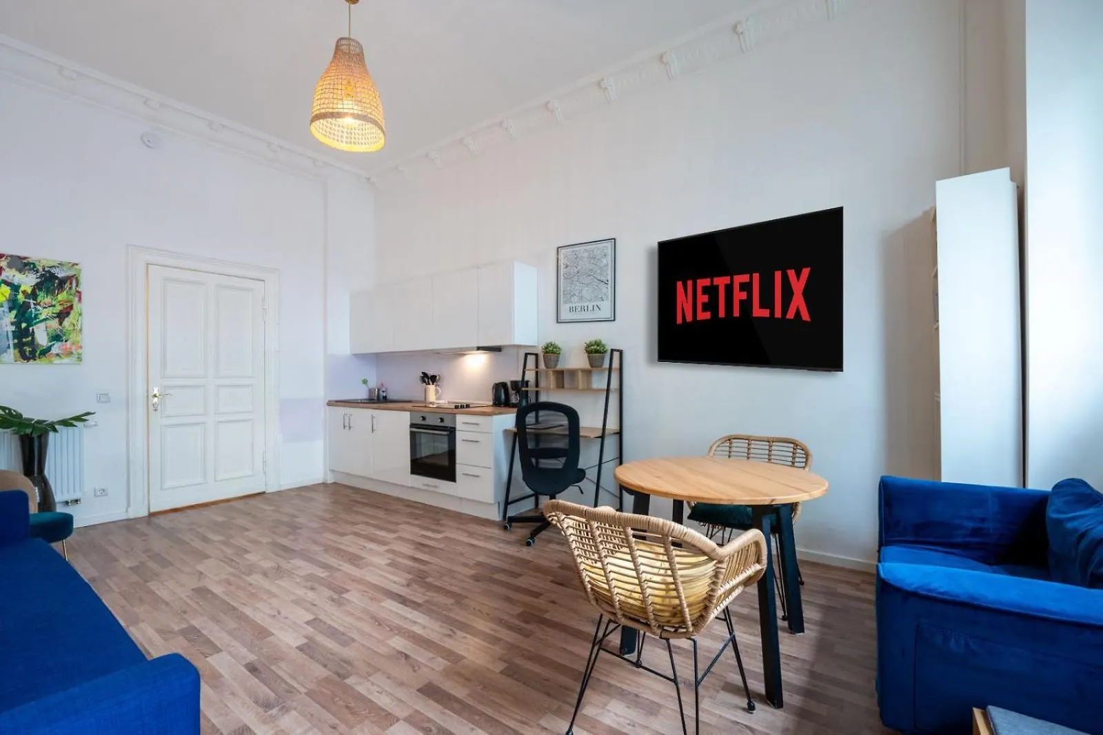 Modern, Central Flat With Workspace Berlin