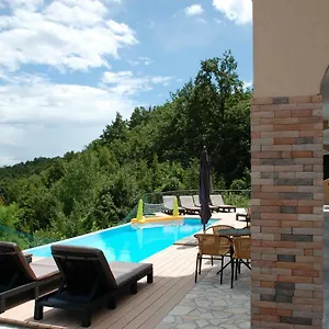 https://villa-mariva-opatija.in-istria.net
