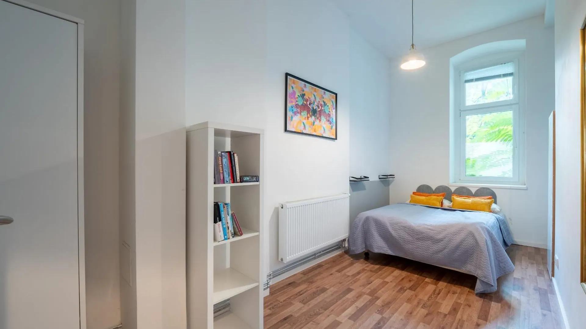 Modern, Central Flat With Workspace Berlin Apartment