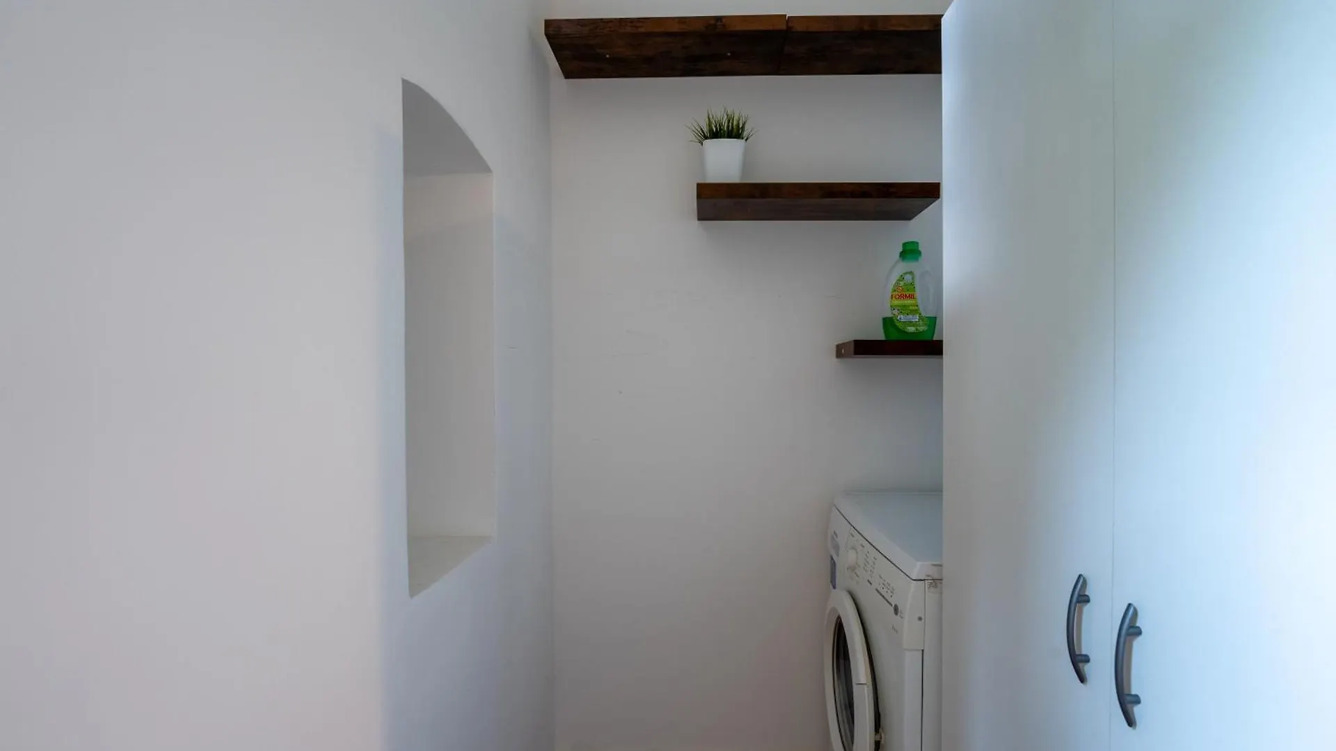 Apartment Modern, Central Flat With Workspace Berlin Germany