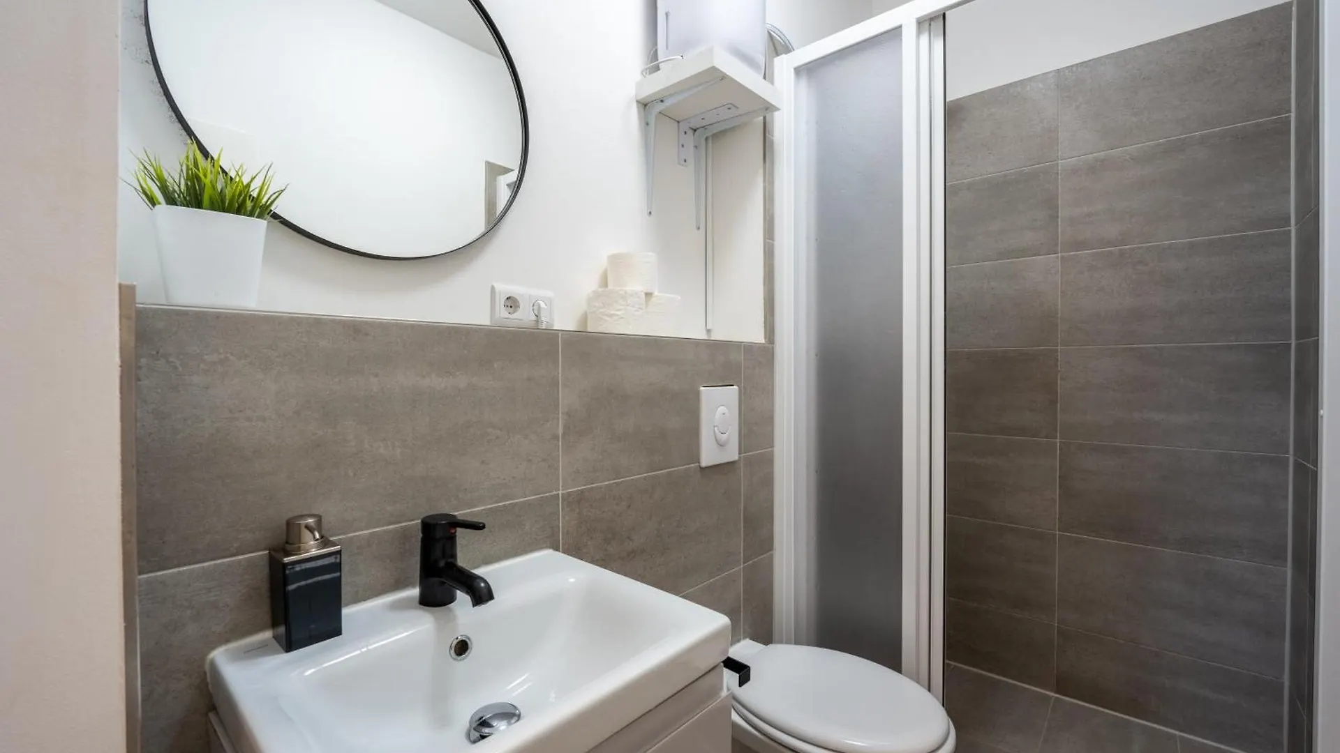 Modern, Central Flat With Workspace 柏林